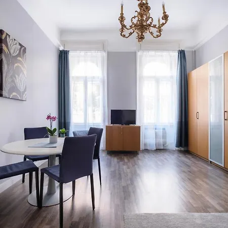 New York Cafe Apartment In Center Budapest Exterior foto